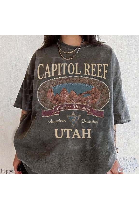 Vintage Capitol Reef Utah National Park Graphic Tshirt, Retro Desert Landscape 90s Hiking Shirt, Unisex Cotton T-Shirt, Sizes S-3XL