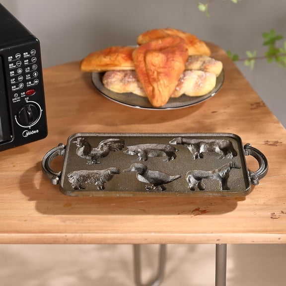 Vintage Cast Iron Baking Pan, Rustic Farm Animal Cornbread Muffin Pan Mold, Cast Iron Grill Pan