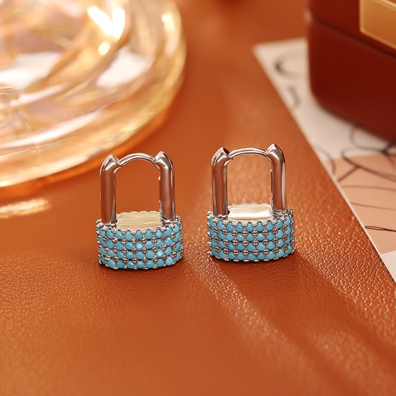 Vintage Chinese style U-shaped clip-on earrings inlaid with turquoise, small polished gold-plated brass earrings, elegant women's accessories.