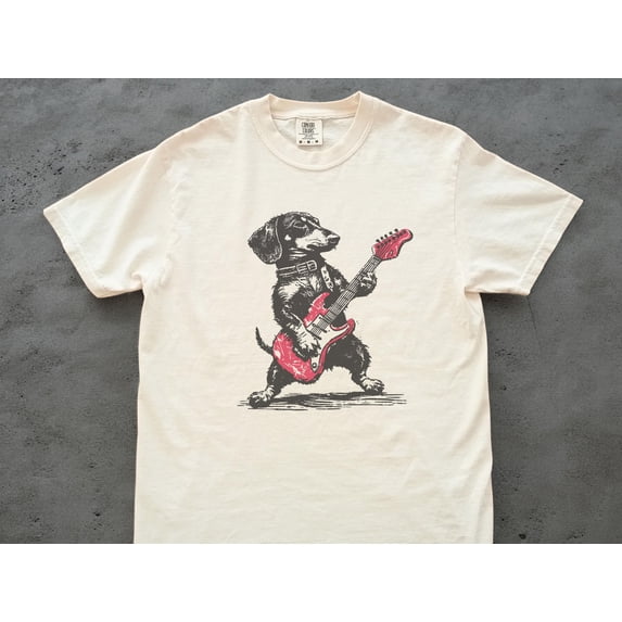 Vintage Dachshund Guitarist T-Shirt - Funny Wiener Dog Rocker Tee for Music Lovers