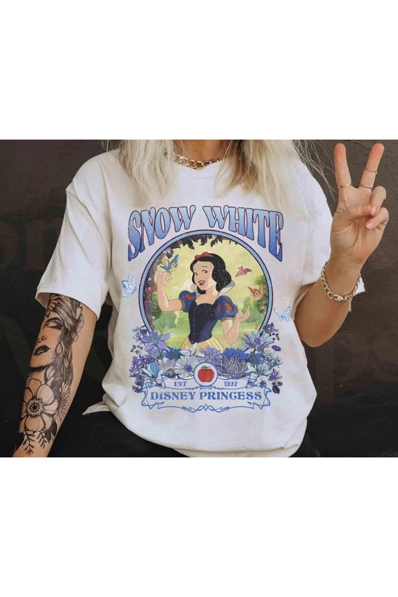 Vintage Disney Snow White And The Seven Dwarfs T-Shirt