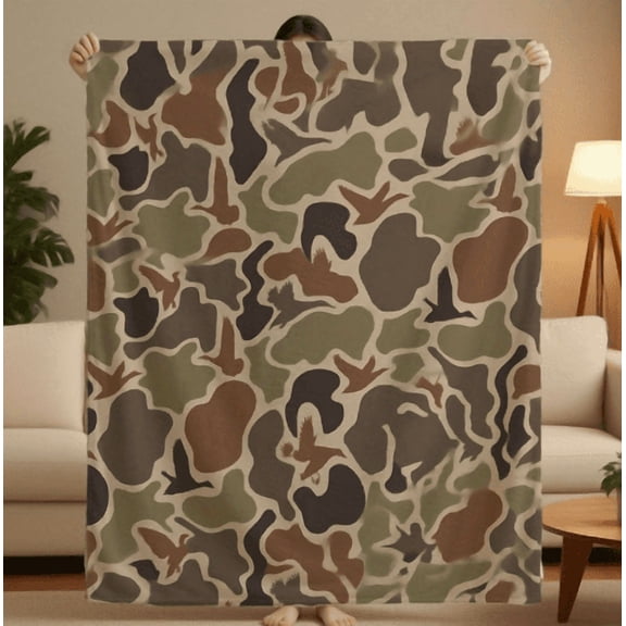 Vintage Duck Camo Blanket - Retro Hunting Camouflage Throw with Duck & Reed Pattern, Soft Flannel Bedspread for Outdoor, Car, Home Use - Gift for Hunters, Men, Women