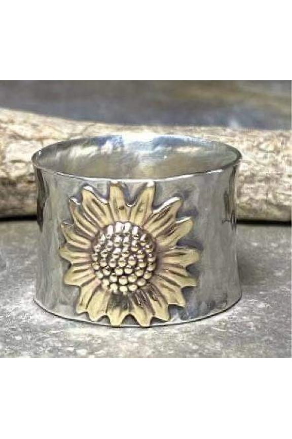 Womens Two-Tone Sunflower Ring Retro Geometric Alloy Ring Little Daisy Flower Design Fashion Jewelry Gift for Her Womens Vintage Ring