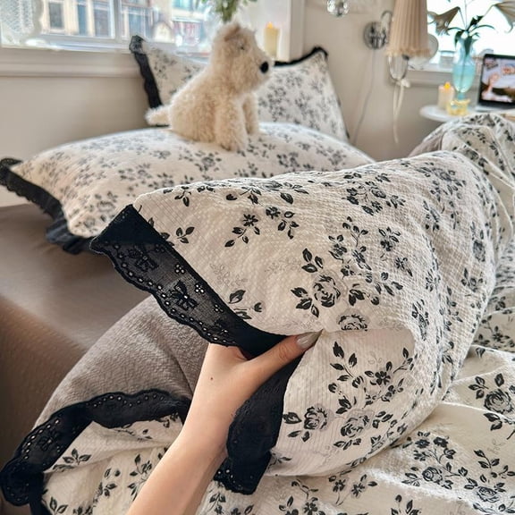 Vintage Floral Lace Ruffle 4-Piece Bedding Set for Cozy Bedrooms