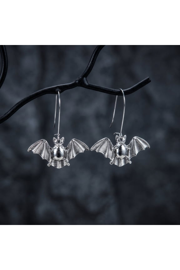 Vintage Halloween Earrings for Women, Classic Spooky Bat Metal Jewelry Accessories, Gothic Style Dangle Earrings for Halloween Parties and Themed Events