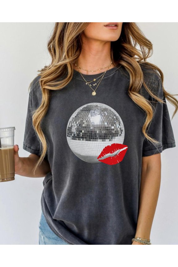 Vintage-Inspired Disco Ball Graphic Comfort Colors Tee for Fun Dance Nights