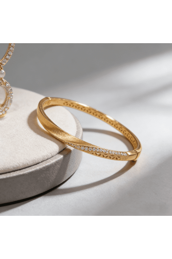Vintage Italian Bucci style high-quality brushed Möbius bracelet with twisted rope and diamond stacking design.