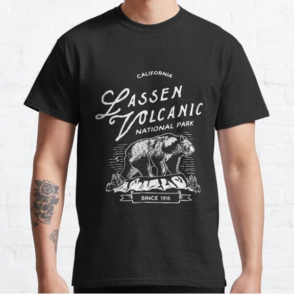 Vintage Lassen Volcanic National Park Retro Bear California Classic T-shirt
