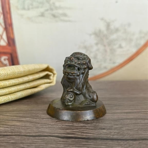 Vintage Lion Figurine Tea Pet Palace Gate Style Solid Ornament Desktop Decoration Office Desk Display Feng Shui Study Decor