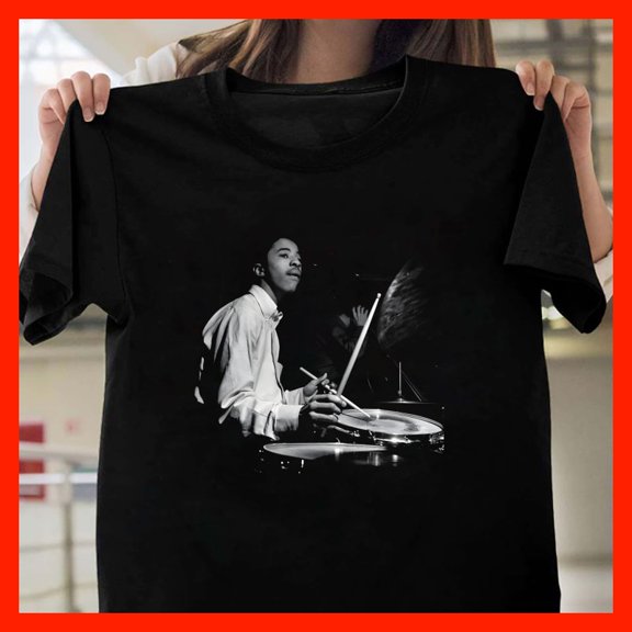 Vintage Musician Black and White Photo Graphic T-Shirt - Cool Art Tee A068, for men and women, Extended Sizes Up to 5XL