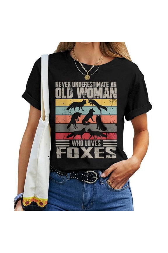 Vintage Never Underestimate Old Woman Who Loves Foxes Tee for Women Cotton T-Shirt for Adults Casual Everyday Outfit, Size 5XL, Color Black