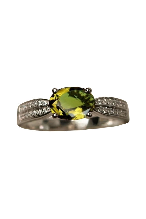 Vintage Oval Cut Color-Changing Sultanite Gemstone Ring Sterling Silver Unique Colour-Shifting Gemstone Ring Timeless Design for Collectors and Handcrafted Jewelry Gold 9