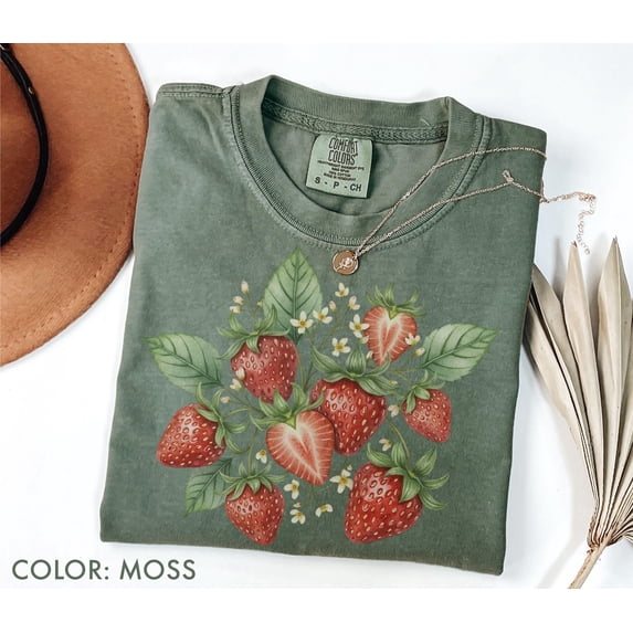 Vintage Strawberry Shirt , Retro Strawberry Plant Botanical Shirt, Cottagecore Berry Fruit Shirt, Nature Shirt, Gardener Gift