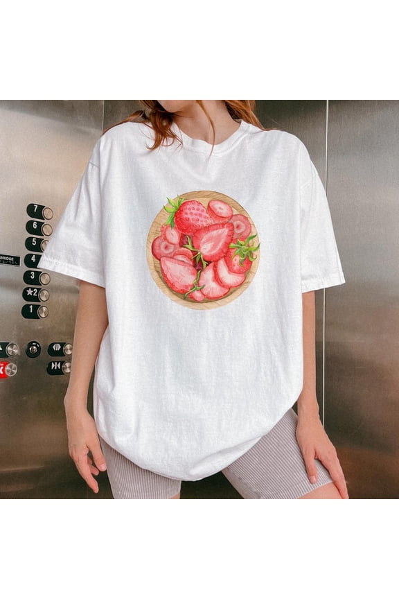 Vintage Strawberry Slice Graphic Shirt, Retro Fruit Bowl Aesthetic Tee, Summer Berry Lover Botanical Shirt Comfort Colors Unisex Cotton T-Shirt, Size S-3XL