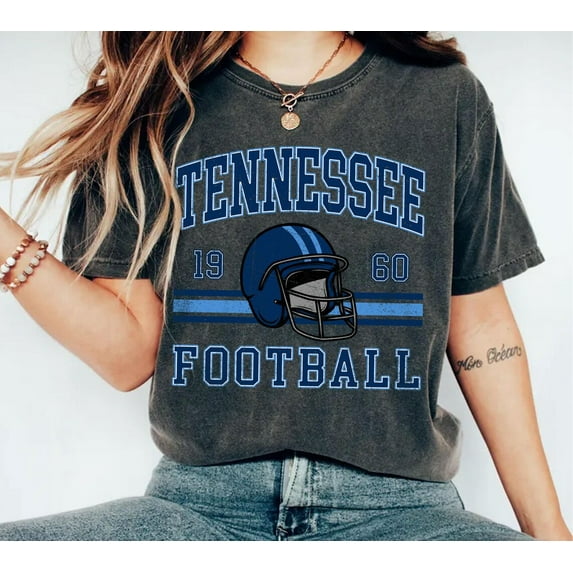 Vintage Tennessee Football T-Shirt, Titan T-Shirt, Titan Fan Gift, Retro Tennessee T-Shirt,Natural Color,Size 3XL
