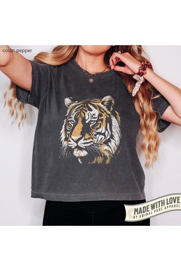 Vintage Tiger Crop Top, Cropped T Shirt For Her, Wildlife Animal Graphic Tee, Tiger Lover, Go Tigers T Shirt, Wild Cat Aesthetic Top
