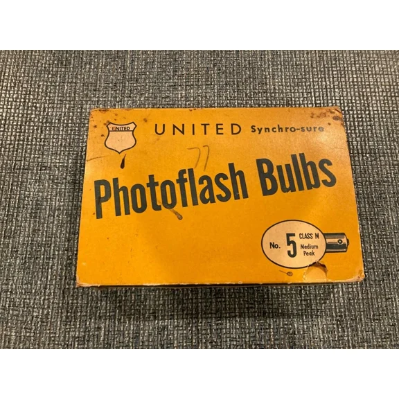 Vintage United Brand 8 Sleeve No. 5 Flash Bulbs