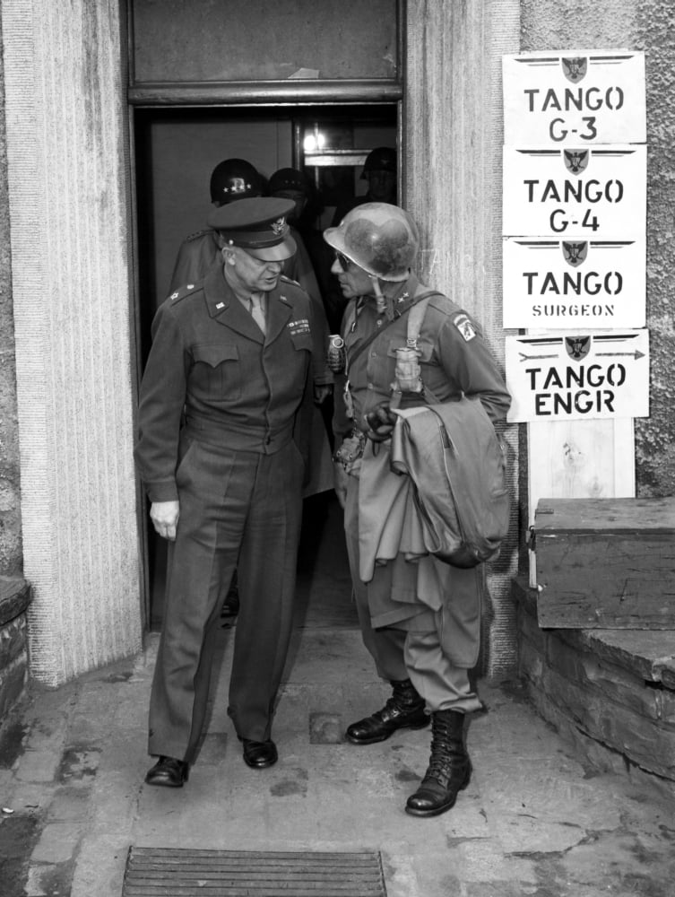 Vintage WWII photo of General Eisenhower and Ridgway Canvas Art - John ParrotStocktrek Images (13 x 17)