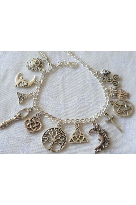 Vintage Witchy Charm Bracelet Halloween Jewelry for Women, Celestial Gothic Boho Feather Chain with Adjustable Cuff for Wiccans Pagans