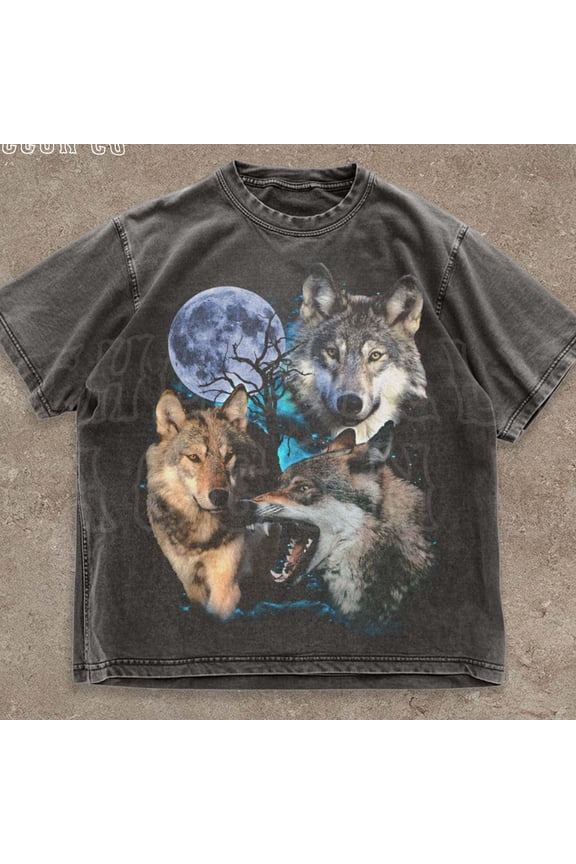Vintage Wolf Graphic Shirt, Retro 90S Tee For Men Women, Wolf Pack Moon T-Shirt, Oversized Top, Grunge Faded T-Shirt BLACK Unisex S-5XL Hot Trending Shirt, Vintage Birthday Gift