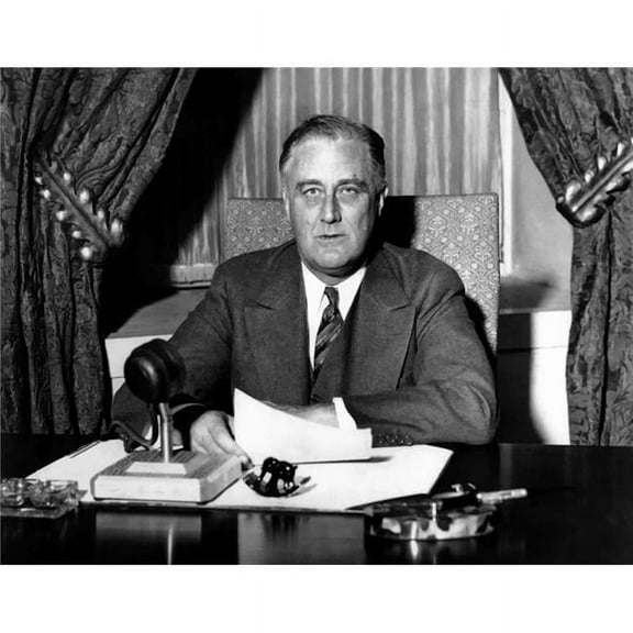 Vintage World War Two Photo of President Franklin Delano Roosevelt Sitting At His Desk Poster Print - 16 x 12