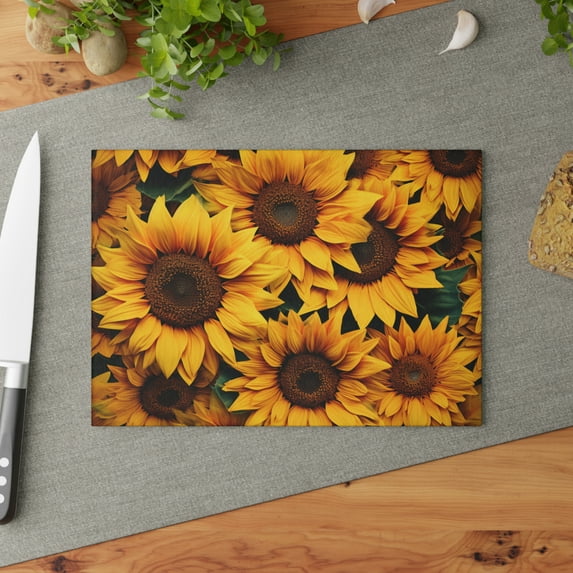 Vintage-inspired Sunflower Glass Cutting Board for a Stunning Kitchen Decor