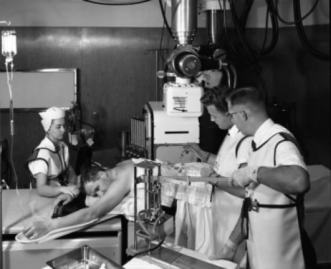 Vintage operating theatre Canvas Art - (18 x 24)