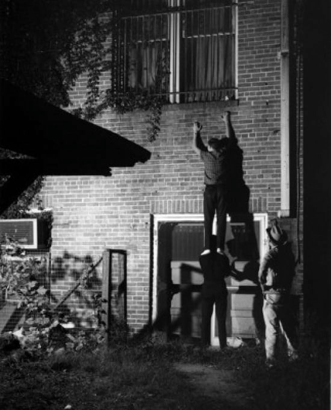 Vintage photograph of buglers breaking into house Canvas Art - (18 x 24)