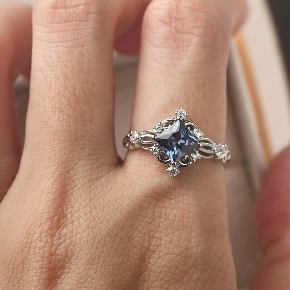 Vintage style alexandrite ring,princess cut filigree engagement ring,kite set June birthstone ring
