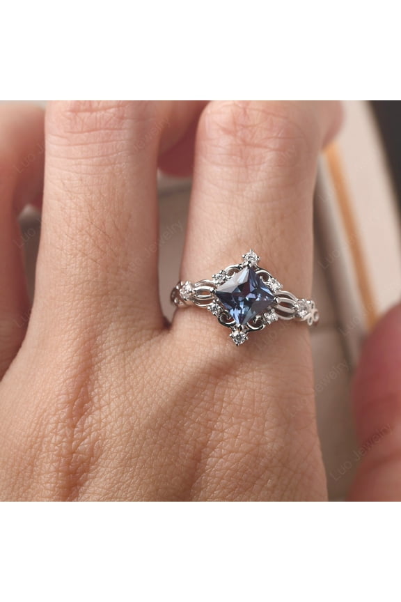 Vintage style alexandrite ring,princess cut filigree engagement ring,kite set June birthstone ring