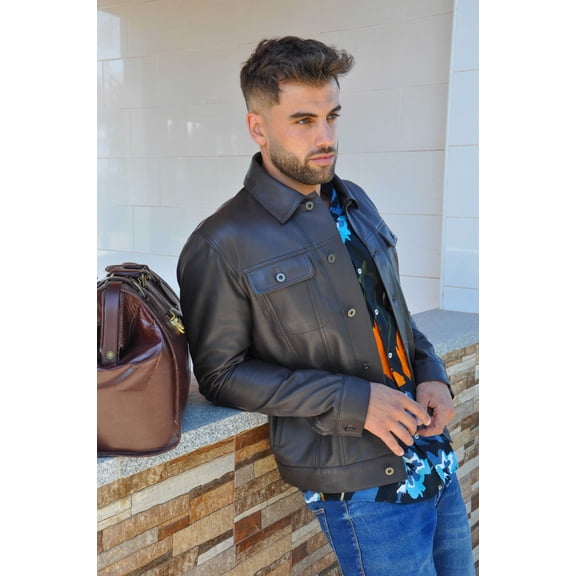 Vintage style leather jacket with buttoned closure