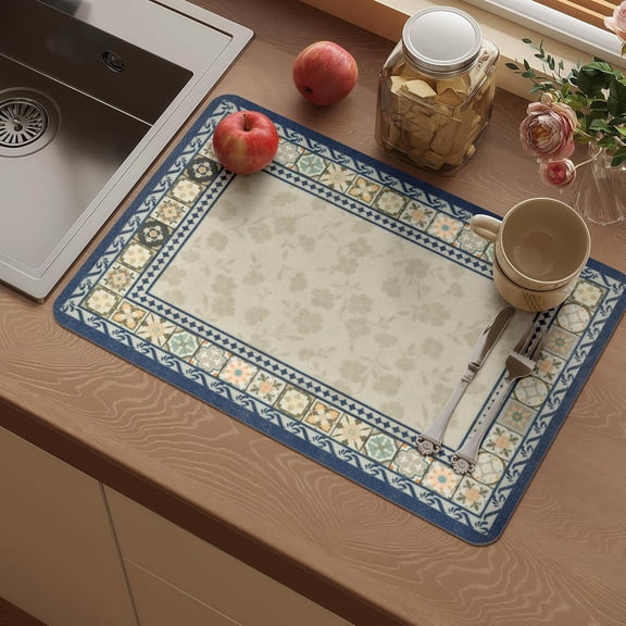 Vinyl Placemats  - Heat Resistant Washable Place Mats Waterproof Non-Slip Wipeable Table Mats for Dining Table Decor, Spring Outdoor Plastic Placemat