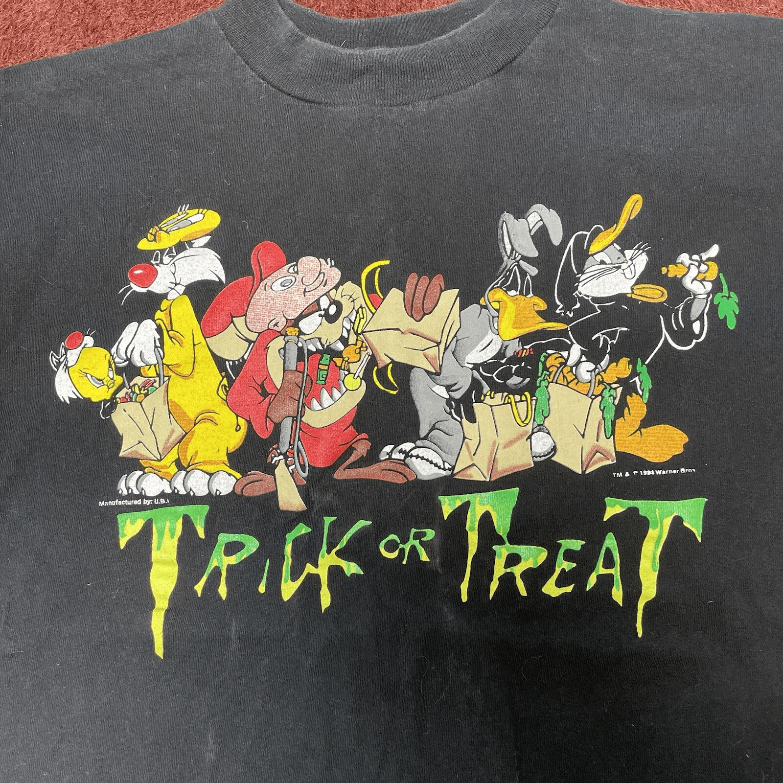 Vinyta Vintage 90s Looney Tunes Halloween Costume T-Shirt, Taz
