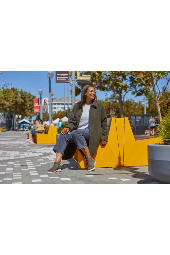 Brionie Women's Boots Olive  Size 6.5 M