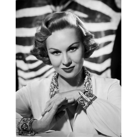 Virginia Mayo Posed with Hands Clenched Together Photo Print (8 x 10)