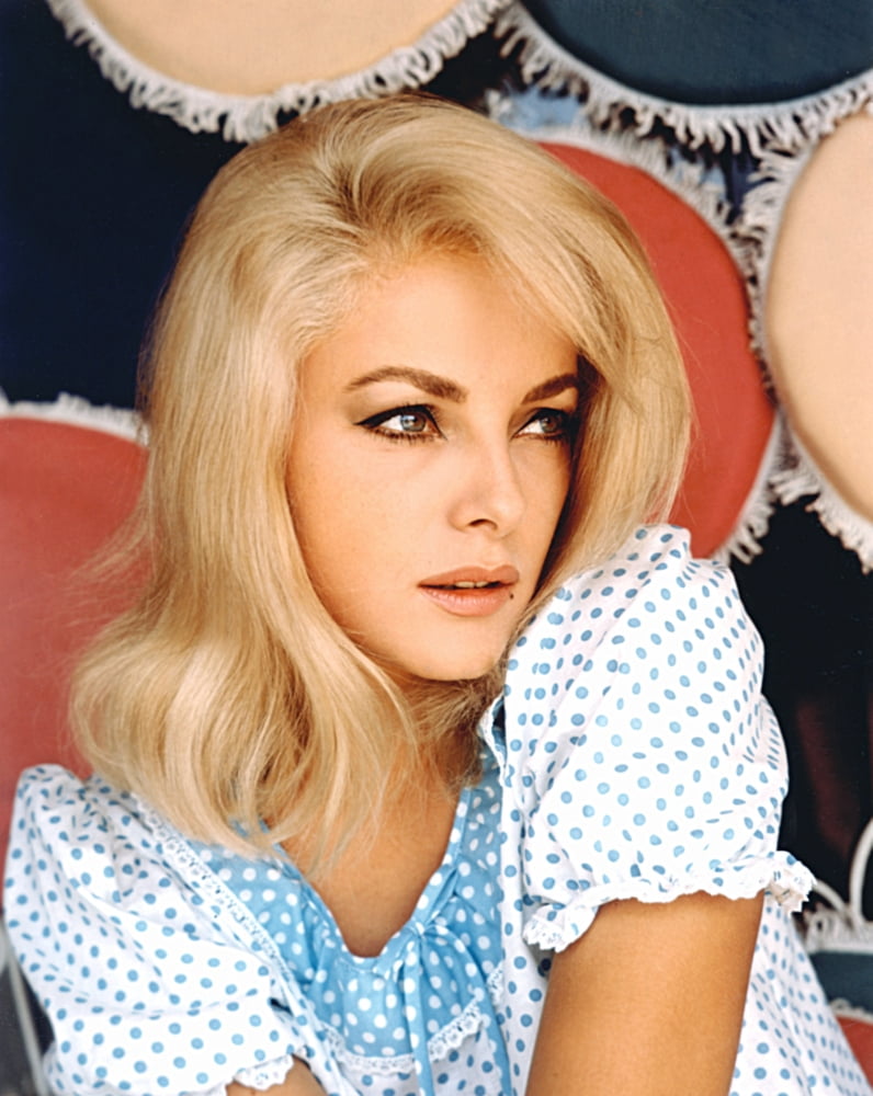 Virna Lisi Canvas Art - (16 x 20)