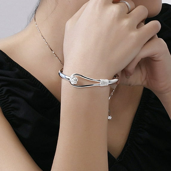 Visland Alloy Bracelet Opening Design Flower Buckle Electroplating Bright Luster Unfading Decorate Jewelry Gifts Light Luxury Temperament Women Bangle for Banquet