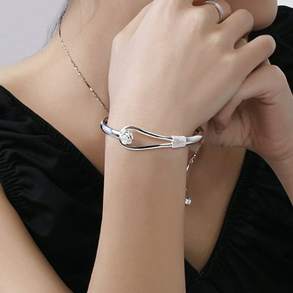 Visland Alloy Bracelet Opening Design Flower Buckle Electroplating Bright Luster Unfading Decorate Jewelry Gifts Light Luxury Temperament Women Bangle for Banquet