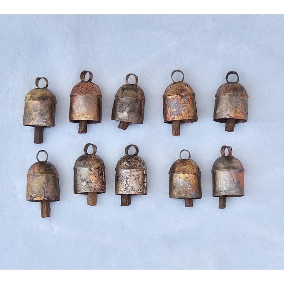 Vivanta Metal Patina Jingle Bells – Pack of 10 (4cm) – Old World Rustic Gold Tin Cow Bells for Crafts & Christmas Décor
