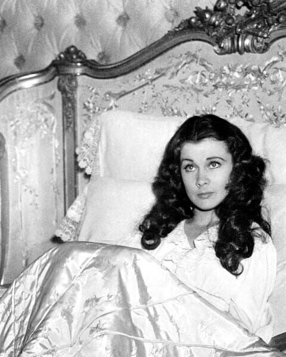 Vivien Leigh as Scarlett O'Hara in bed Gone With The Wind 8x10 inch