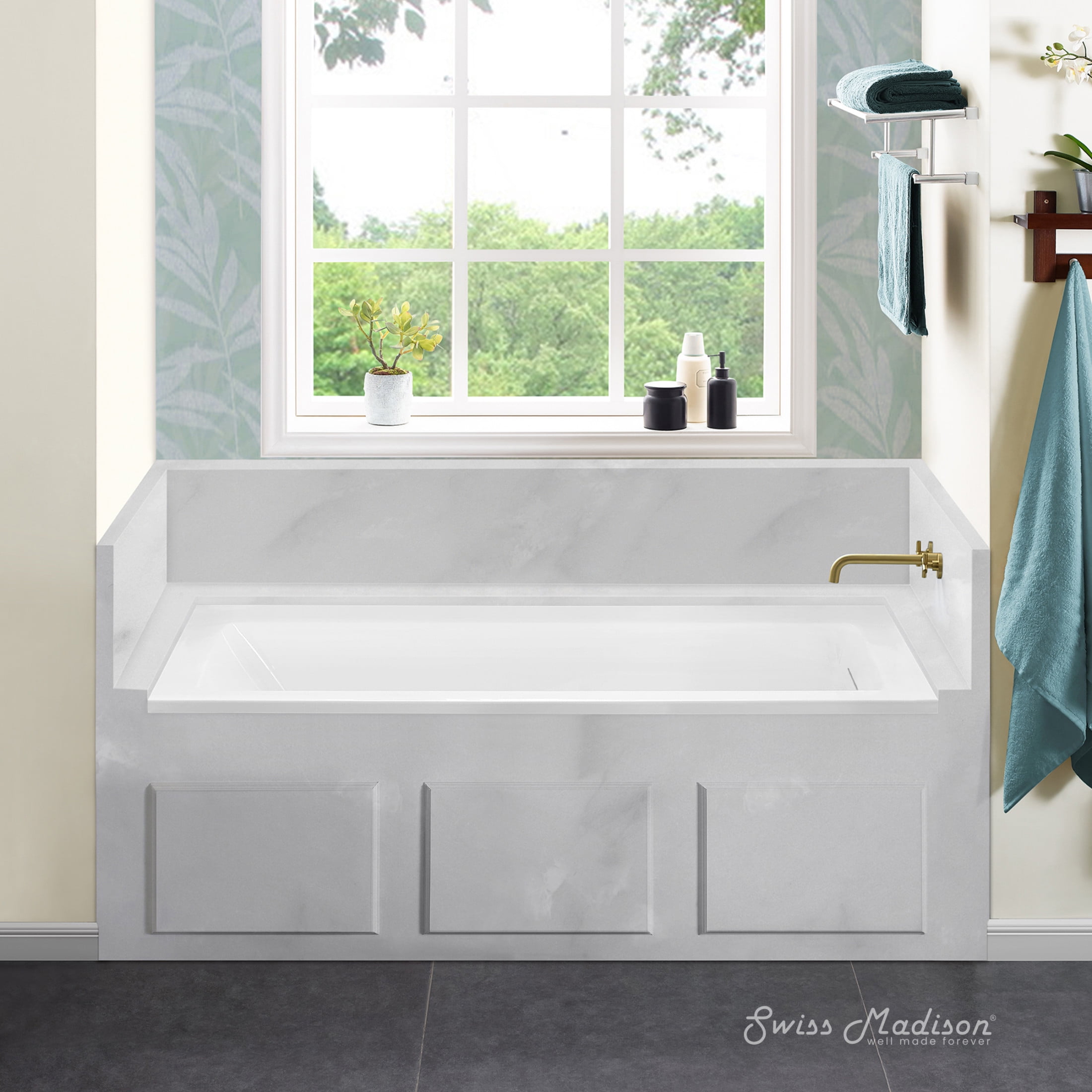 Voltaire 60 x 32 Right Drain Soaking Alcove Bathtub in Glossy White with Integrated Overflow, Drain Included