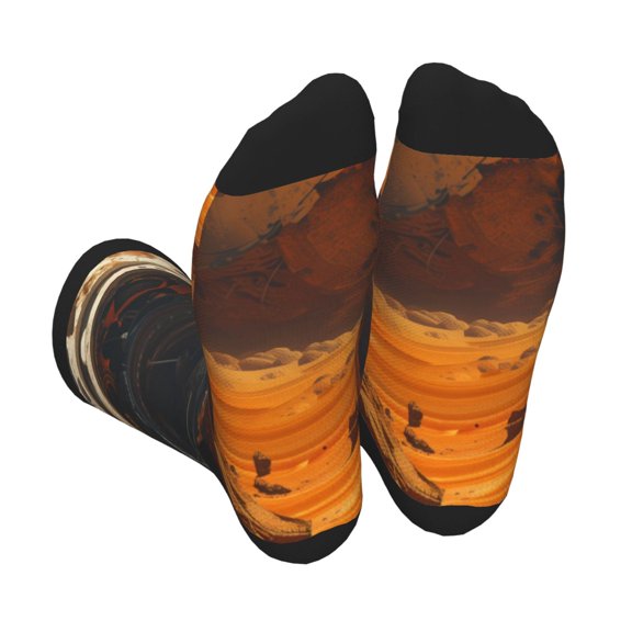 Vsdgher Astronaut Exploring Mars Unisex Crew Socks Lightweight Breathable Ventilation Ankle Socks, Mid-calf socks for Daily