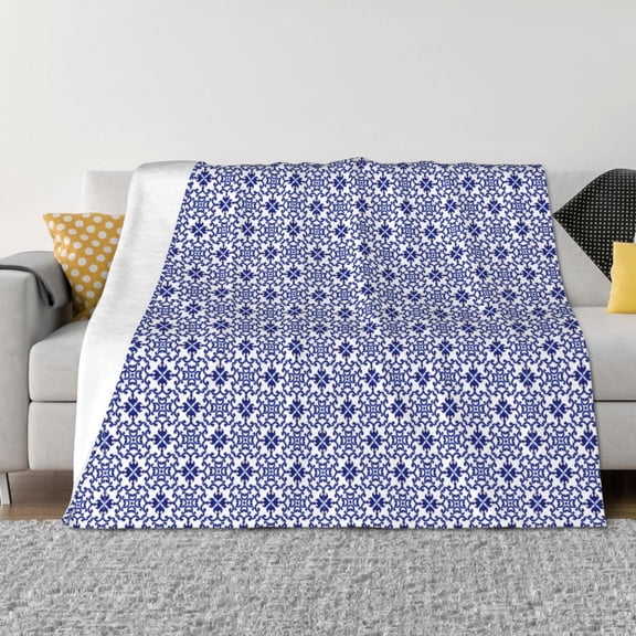 Vsdgher Blue And White Porcelain Chinaware Pattern Fleece Throw Blanket, Horizontal Fleece Bedding Home Decor for Couch & Bed All Season Use -40"x30"