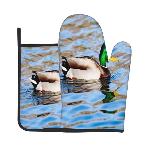 Vsdgher Mallard Duck Swimming In A River Oven Mitts and Pot Holders 2 pcs Set,High Heat Resistant Kitchen Oven Glove for Baking and Cooking