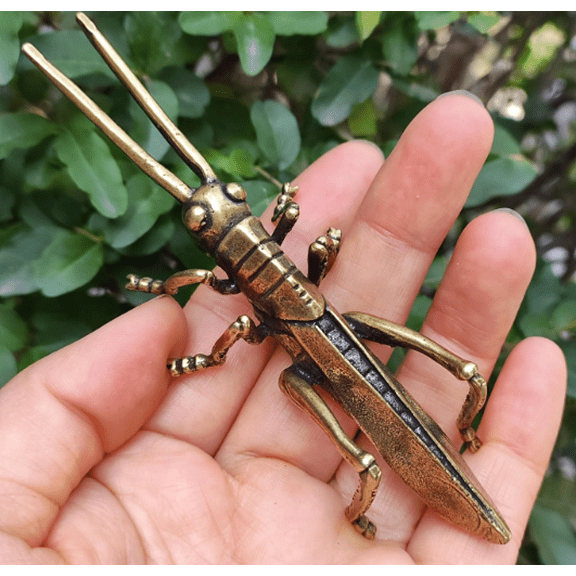 Vtgbrasslover Vtg Vintage style brass lucky grasshopper Statue centipede Fortune insect figure tea pet paperweight toy gift Collectible FE11