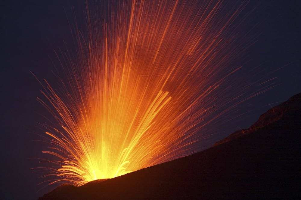 Vulcanian eruption of Anak Krakatau volcano Sunda Strait Java Indonesia Canvas Art - Richard RoscoeStocktrek Images (35 x 23)