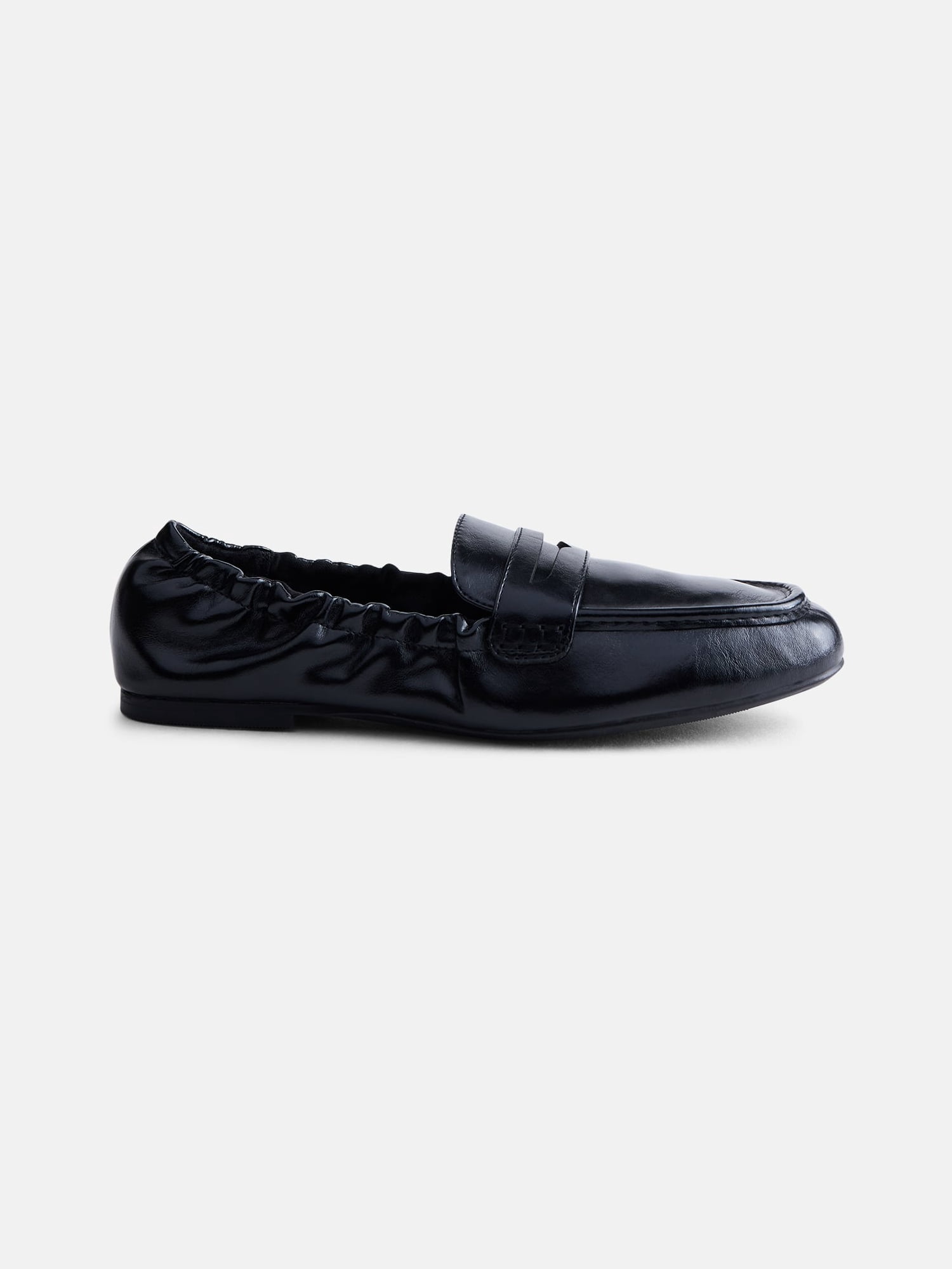 Scenario Women's Faux Leather Scrunch Loafers