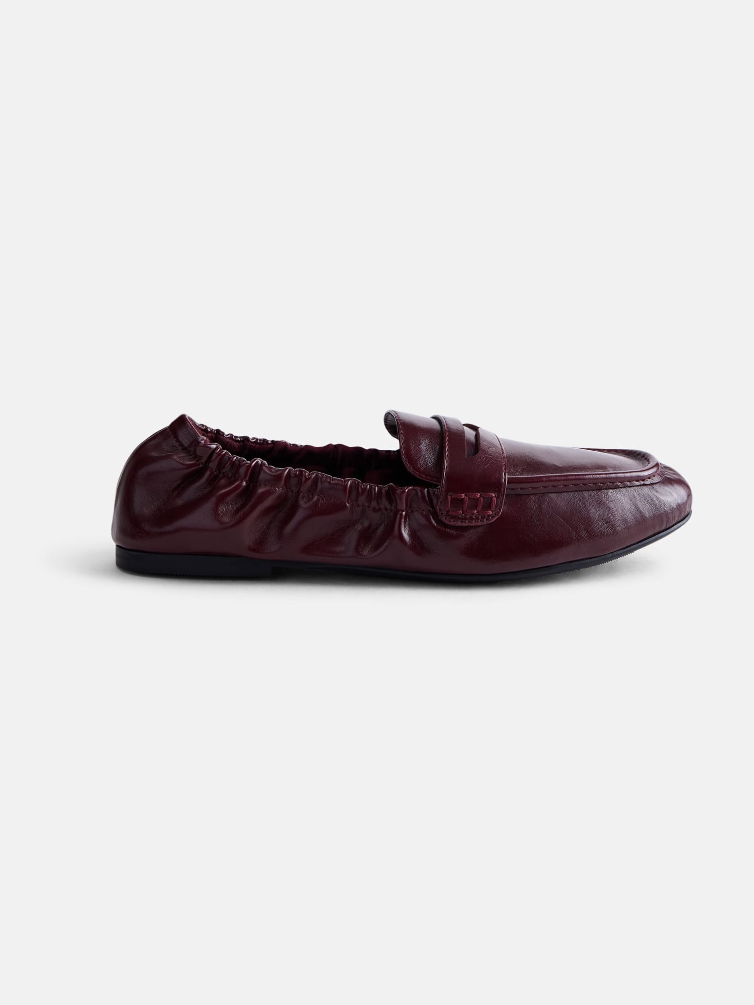 Scenario Women's Faux Leather Scrunch Loafers