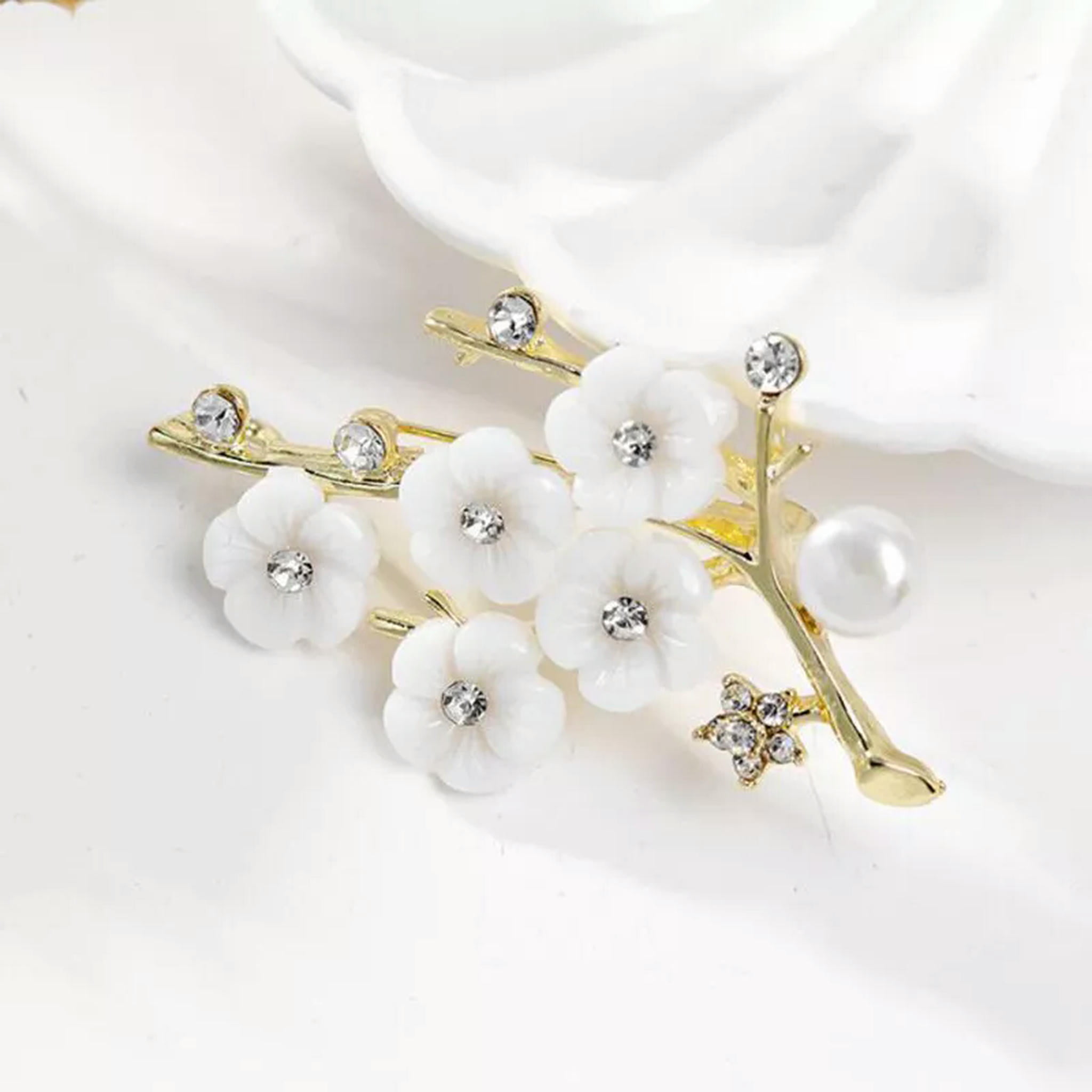 WBQF Plum Blossom Brooches Pins For Women Vintage Flower Brooch For Wedding ParBI-default