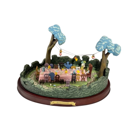 WDCC Figurine A Tea Party In Wonderland (Limited Edition), Alice